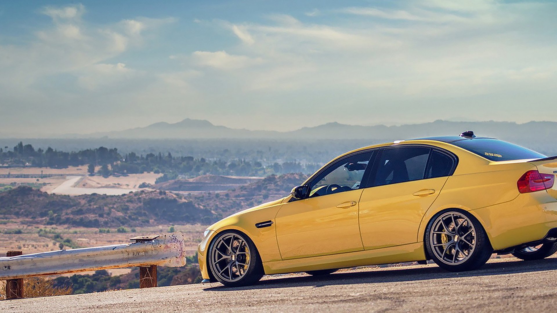 亚洲足球杯赛场上对决激烈,精彩纷呈,足球亚洲杯视频